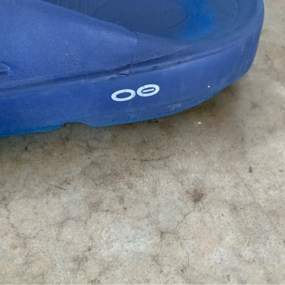 Oofos Blue Flip Flops Size M 10/W 12 - Picture 3 of 9